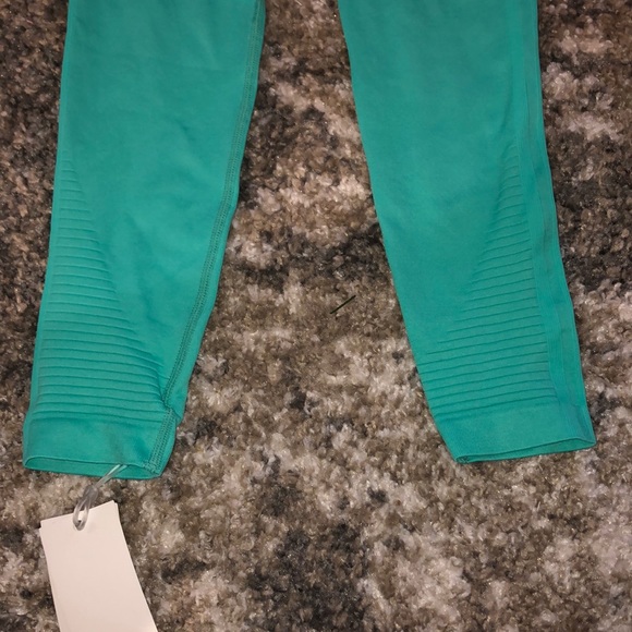 Doyoueven DYE Scrunch Seamless Leggings - Bright Teal - XS - Picture 3 of 5